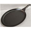 Image 2 : NEW OVAL CAST IRON SKILLET / FAJITA PAN