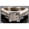 Image 1 : 0.93CTW DIAMOND 10K WHITE GOLD LADIES RING