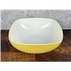 Image 1 : Pyrex 515b-015 Hostess Yellow Casserole