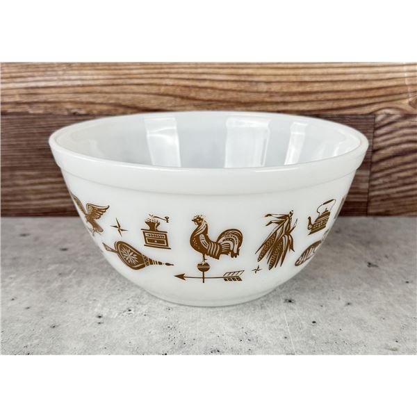 Pyrex Early American 1 1/2qt Mixing Bowl