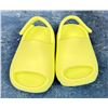 Image 2 : Yeezy Slide Glow Green GX6140 Size 3k New in Box