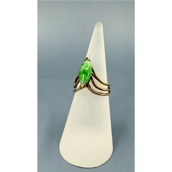 14k Gold Green Jade Ring
