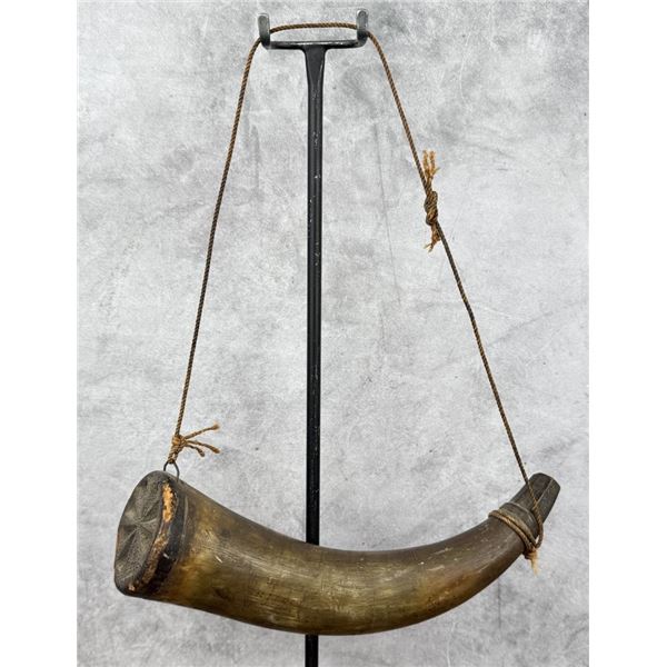 Antique American Frontier Scrimshaw Powder Horn