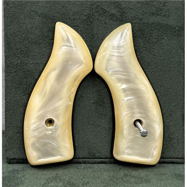 Smith & Wesson J Frame Magna Pearl Pistol Grips