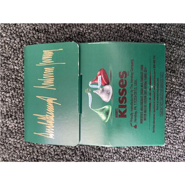 Donald Trump facsimile signed 2018 holiday chocolate box