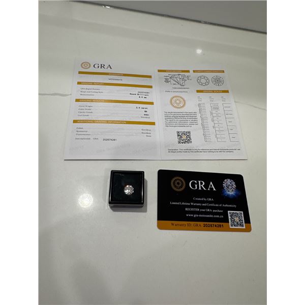 2CT Moissanite lab diamond round brilliant cut GH - VVS 1, GRA report, test positive with a diamond