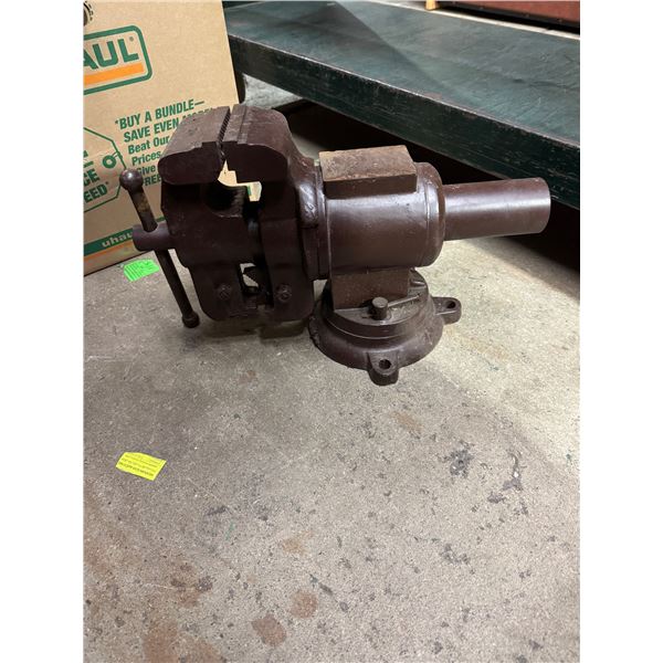 Large shop vice