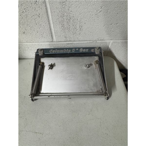 Columbia   8 inch finishing flat box