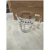 Image 1 : Glass Pyrex measuring cup
