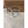 Image 2 : Glass Pyrex measuring cup