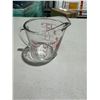 Image 1 : Fire king glass measuring cup