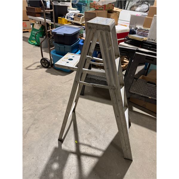 4 foot ladder