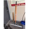 Image 1 : 36" landscape rake
