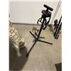 Image 1 : Guitar stand
