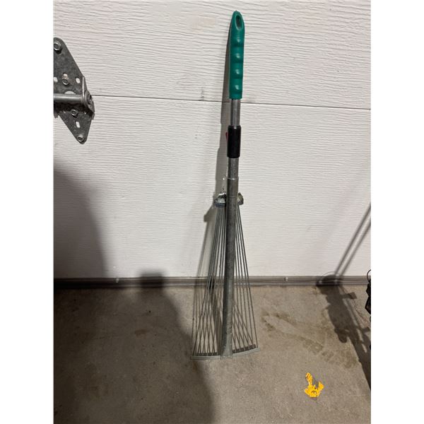 Expandable rake
