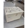 Image 1 : Bread box