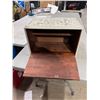 Image 2 : Bread box
