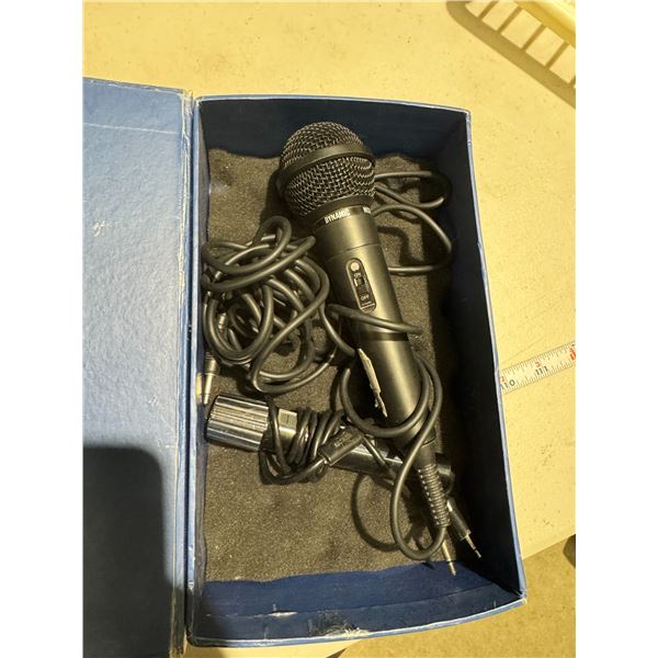 Dynamic DM -760 microphone