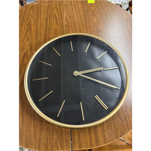 clock, 20 inches round
