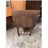 Image 1 : TV table