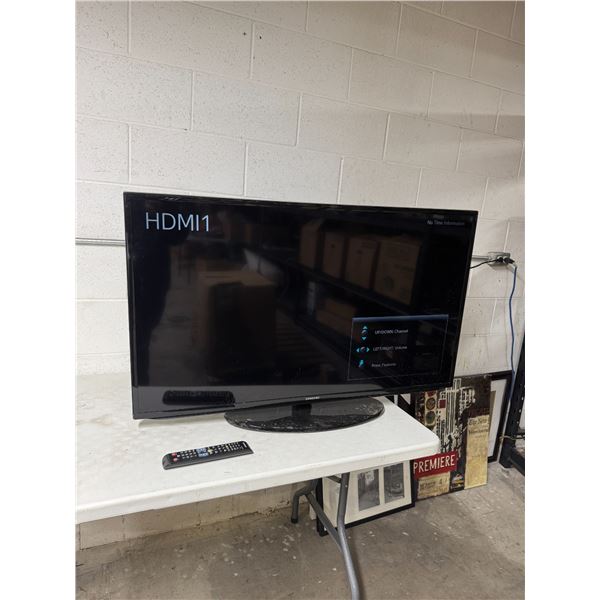 Samsung 46 inch Smart TV with remote
