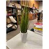 Image 1 : Artificial plant