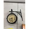 Image 1 : Double sided clock