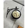 Image 2 : Double sided clock