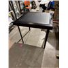 Image 1 : folding table