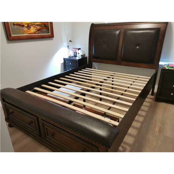 Queen bedframe