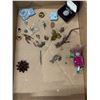 Image 1 : Pins and brooches