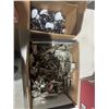 Image 1 : Hinges and pulls