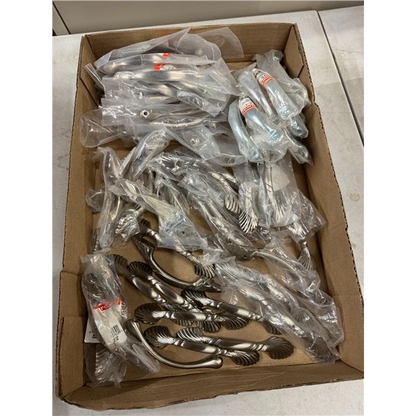 Drawer pulls