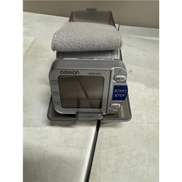 Omron blood pressure monitor needs battery
