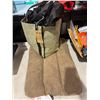 Image 1 : Pet bed and reusable bags