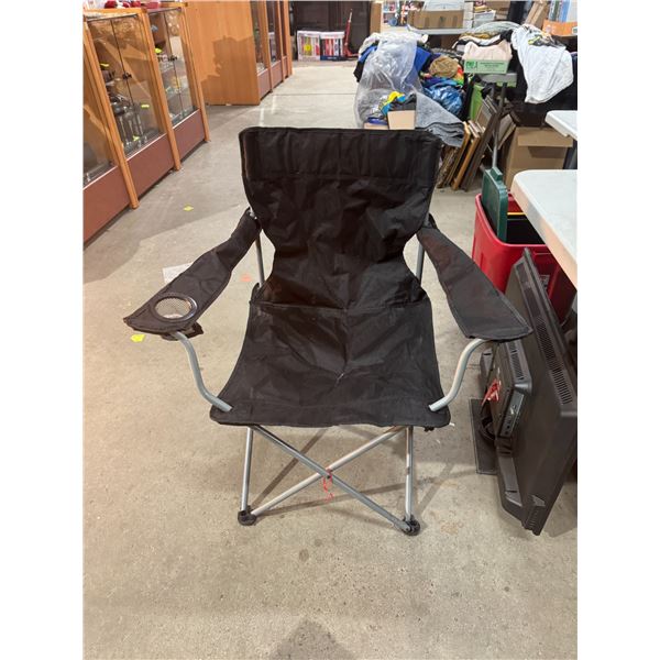 Folding camp chair