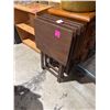 Image 1 : TV tables