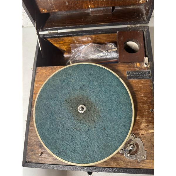 Vintage Apollo  victrola player needs parts and repair