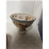 Image 1 : Villa, Flora, hand painted collection dish