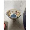 Image 2 : Villa, Flora, hand painted collection dish