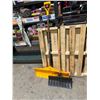 Image 1 : 2 shovels
