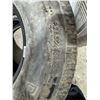 Image 2 : 2 Goodyear tires P2 65/70 R 16