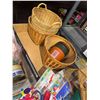 Image 5 : Assorted crafting items and greeting cards, etc.