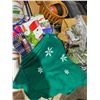 Image 7 : Assorted crafting items and greeting cards, etc.
