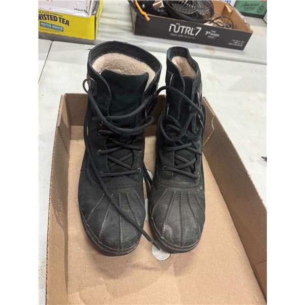 Uggs size 9.5