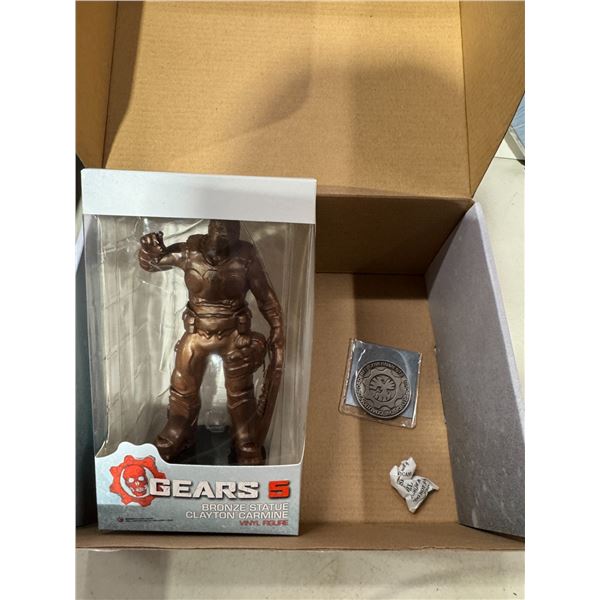 Gears  5 bronze statue, Clayton, Carmine vinyl figure and token