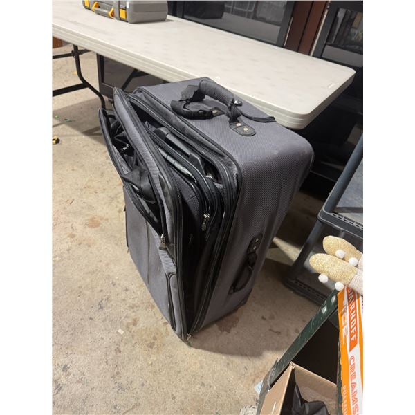 2 suitcases