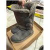 Image 1 : UGGs size 8
