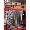 Image 2 : Assorted clothing