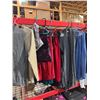 Image 3 : Assorted clothing